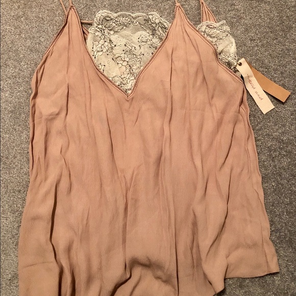 Lace panel tank - Picture 4 of 4